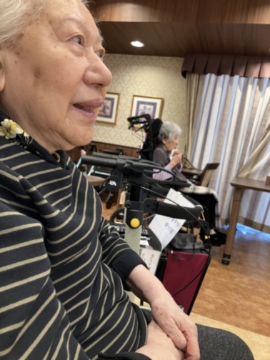 【専用】PRIMROSE 和楽備隣りの老男様 SOMPOケア ラヴィーレ西宮（ホームだより）｜介護付きホーム（介護付